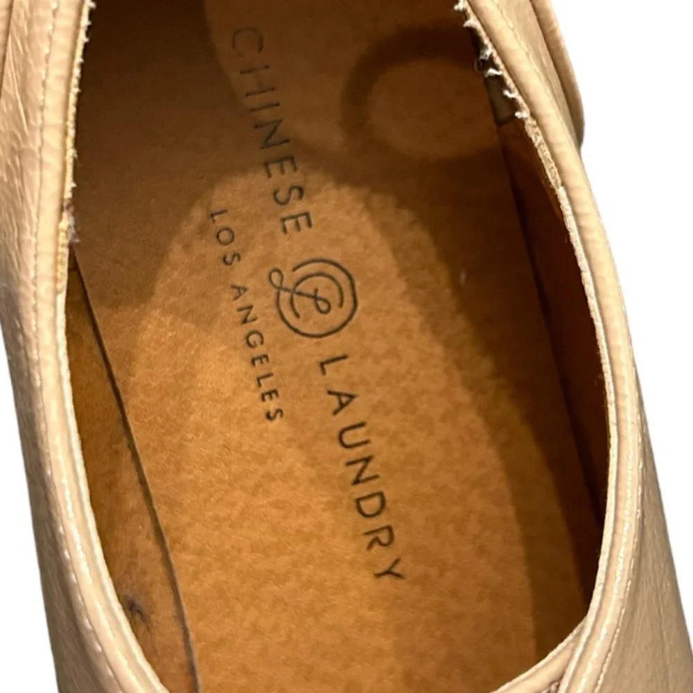 NWOB Chinese Laundry Size 9 Nude Patent Platform Oxford Lug Sole Lace Up Shoes
